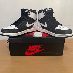 These are the Jordan 1 High re2pect Derek Jeter (2017)